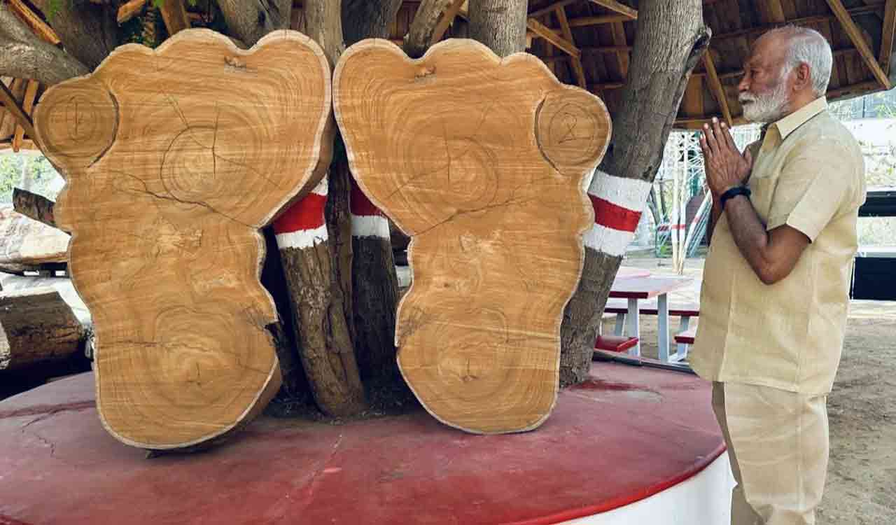 Hyderabad: Sacred Venkateswara Padam appears on teak log in Secunderabad