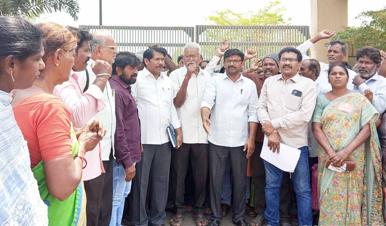 Velugumatla displaced families, CPI (ML) Mass Line demand fair house site allocation