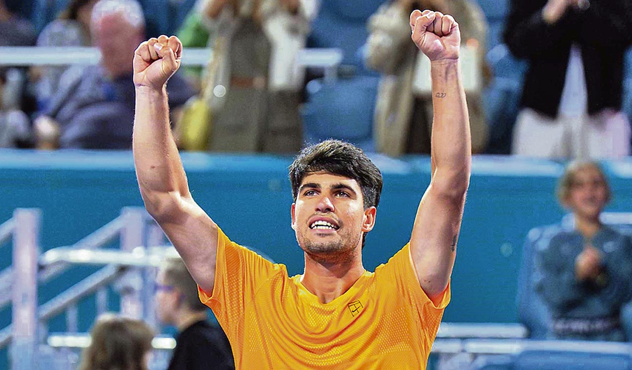 Carlos Alcaraz beats Joao Fonseca in straight sets at Miami Open
