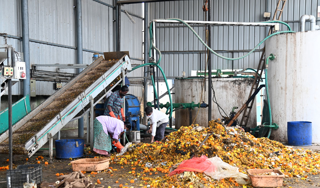 Bowenpally, Gudimalkapur vegetable markets turn waste into energy with biogas plants