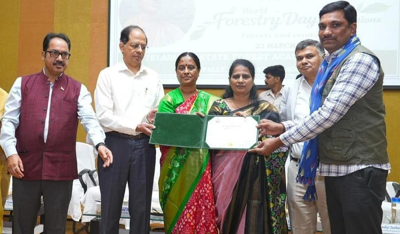 Wildlife biologist gets appreciation certificate for outstanding efforts in Kawal