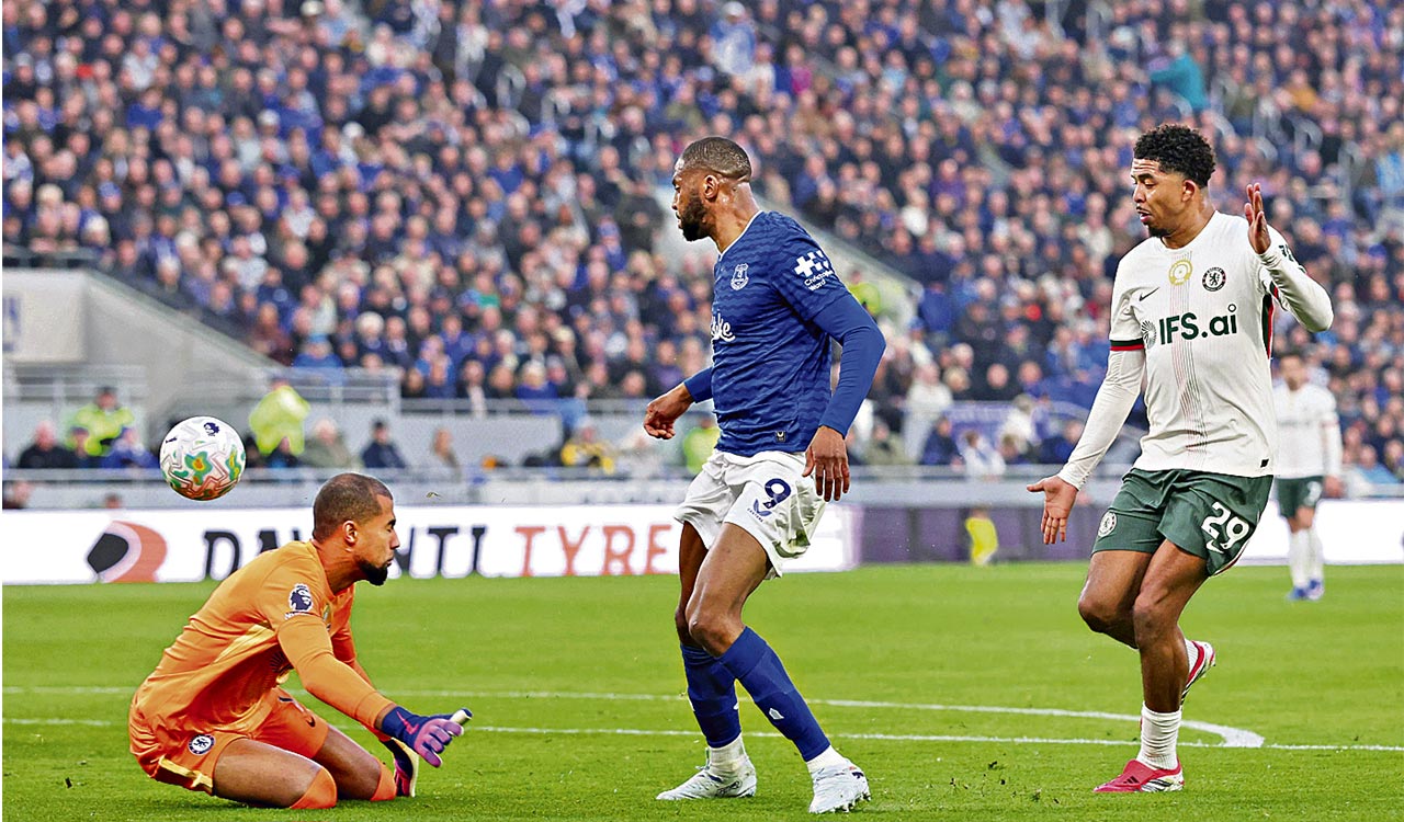 Liverpool and Chelsea suffer defeats as Champions League hopes take a hit