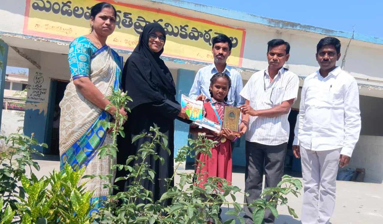 Class 4 student from Karimnagar school felicitated for winning Telugu poetry competition