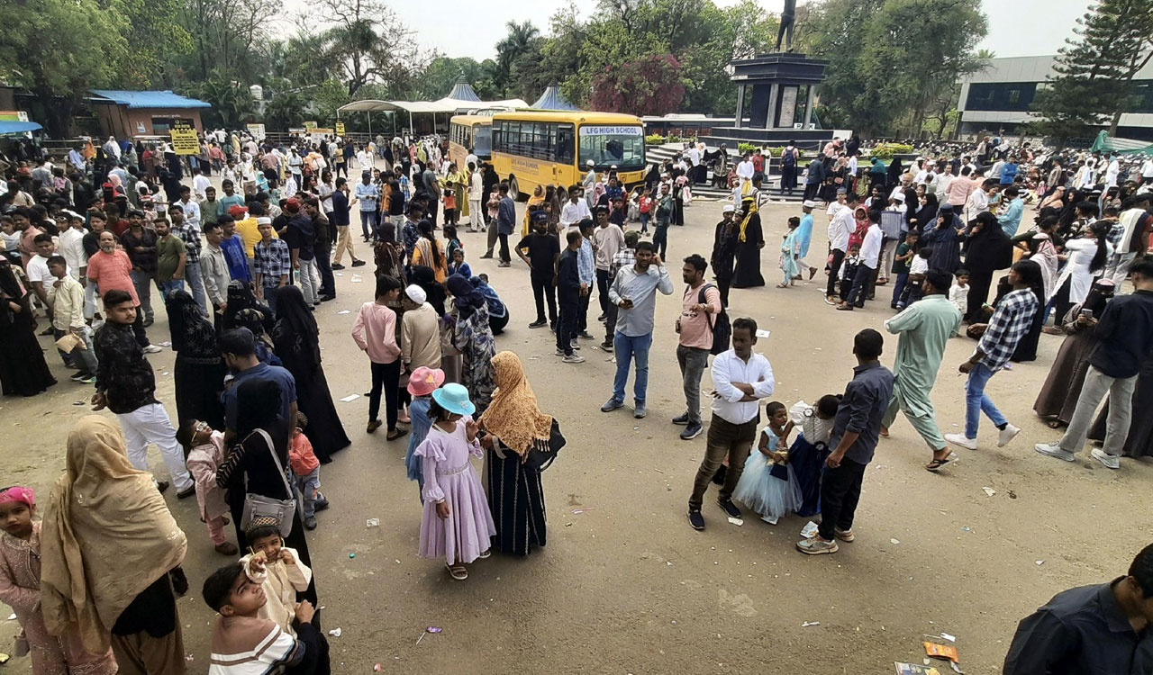 Hyderabadis flock to parks, lakes to celebrate Eid-ul-Fitr