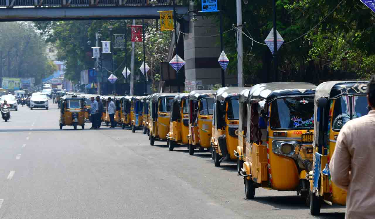 LPG shortage forces Hyderabad eateries, bandis to shut down