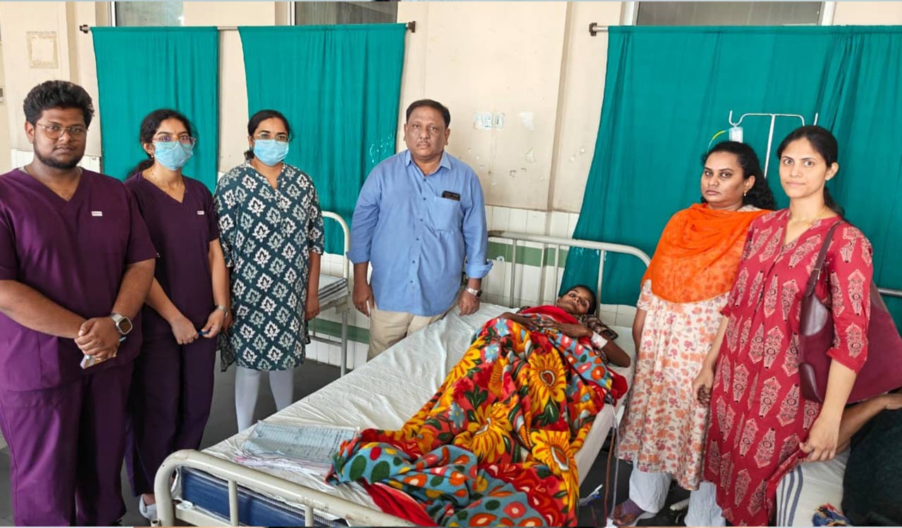 Spleen weighing 2.8 kilograms and 45 cm in length removed from a woman patient at Gandhi Hospital 