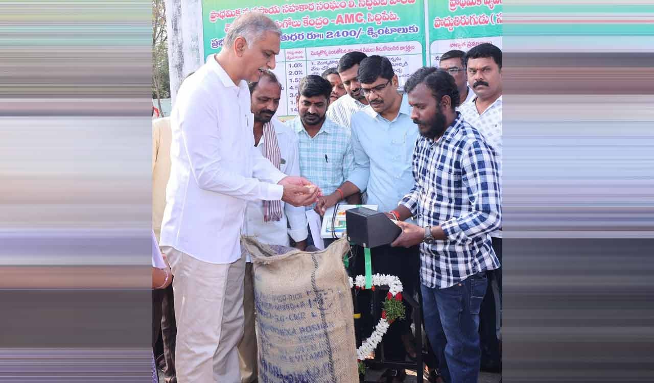 Farmers forced to sell maize below MSP due to late procurement centres