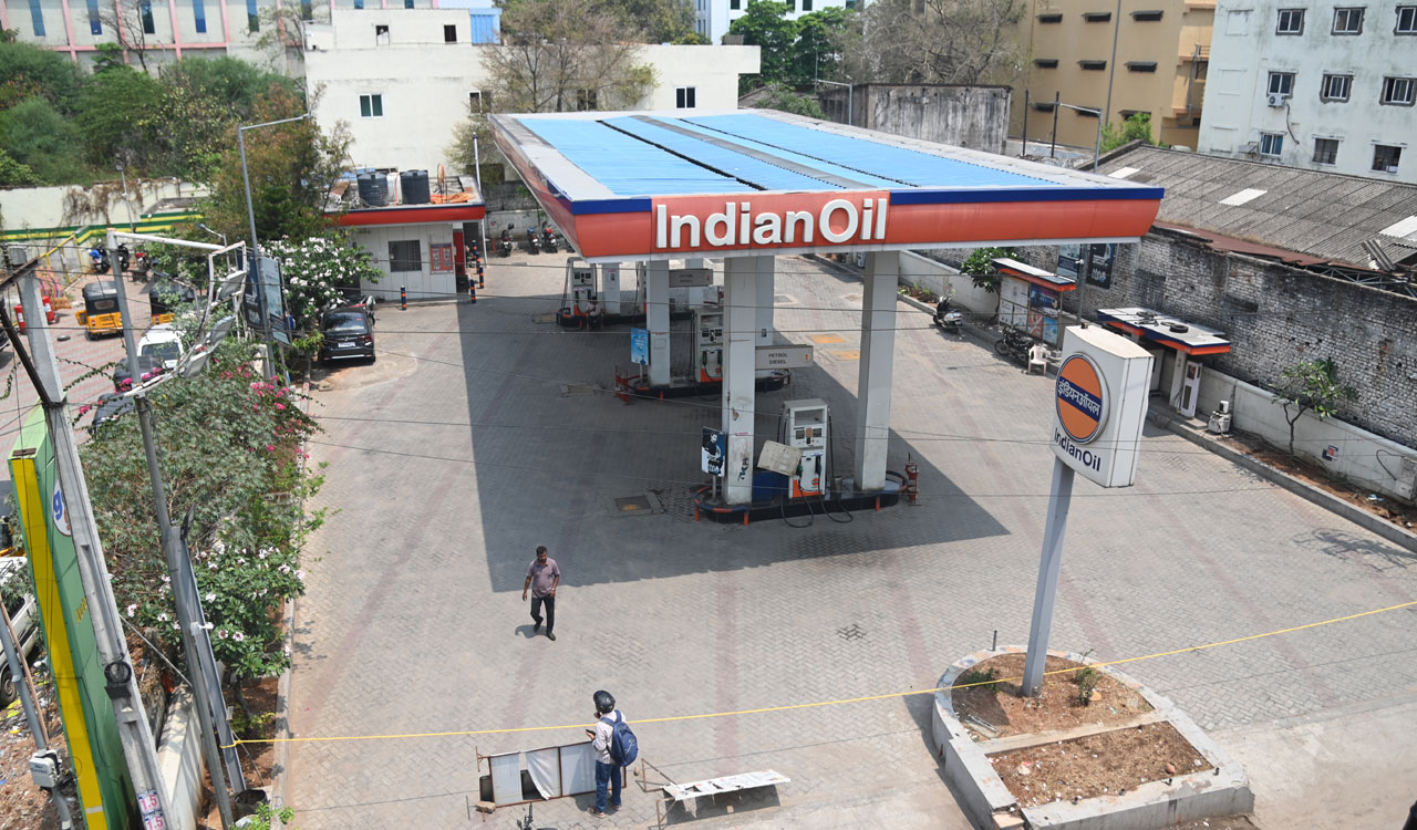 Hyderabad: Fuel supplies improved, crisis stabilising slowly, says Civil Supplies officials