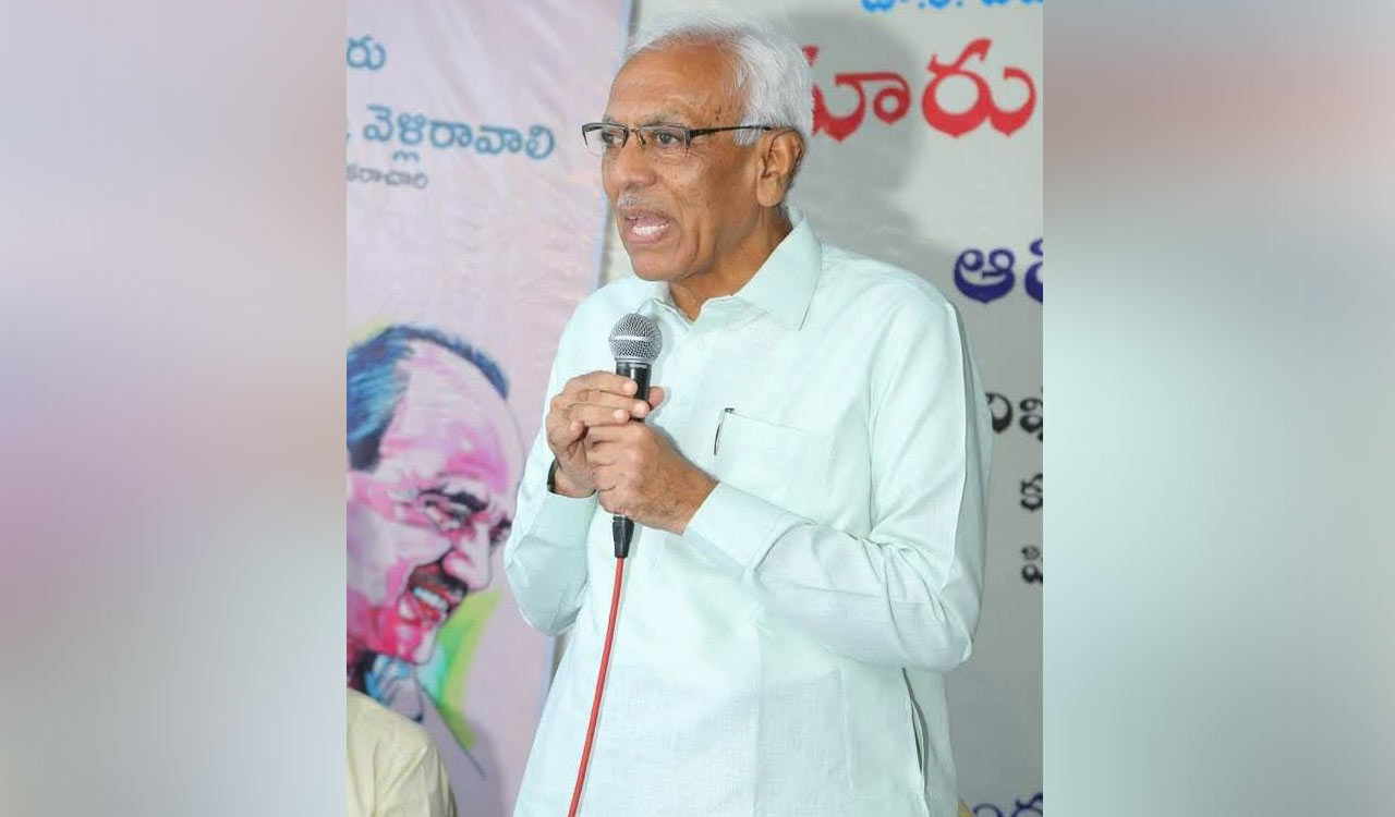 KCR congratulates Nandini Sidda Reddy on Sahitya Akademi award