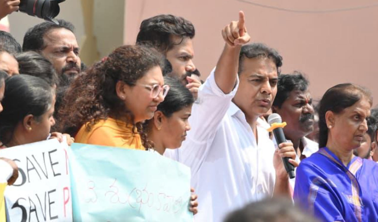 KTR tears into Bulldozer Raj by Revanth Reddy government, calls for unity among Musi oustees