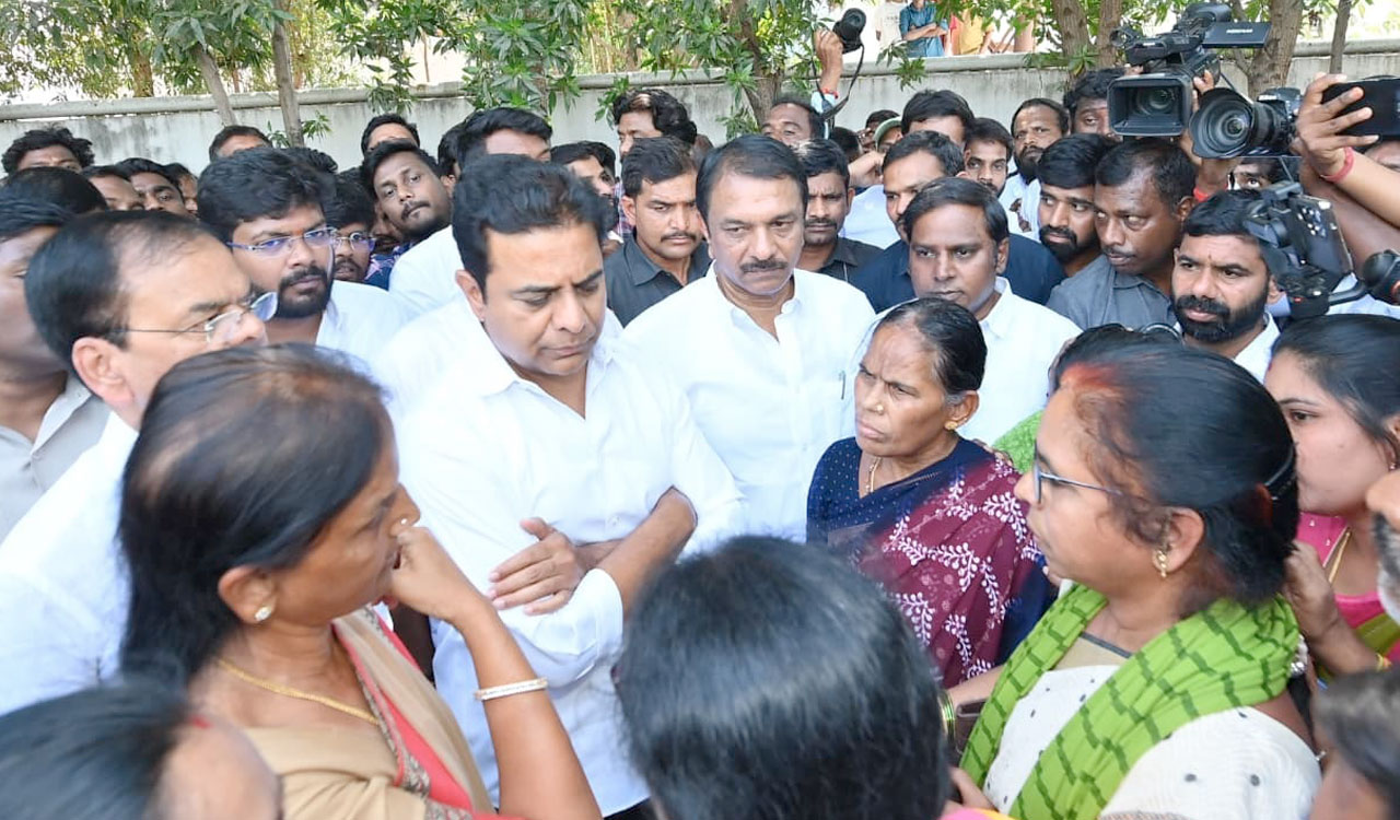 KTR attacks Congress Bulldozer model for Musi development, dares govt to build houses first