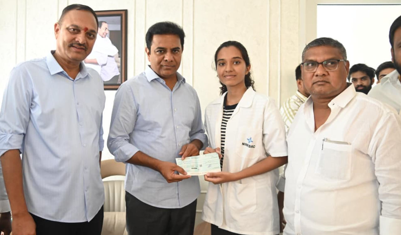 KTR distributes cheques to 16 MBBS students