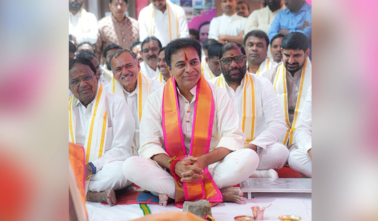 Vedic scholars predict rise in opposition strength in Telangana in new year