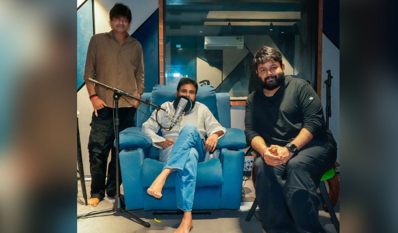 Pawan Kalyan starts dubbing for Ustaad Bhagat Singh