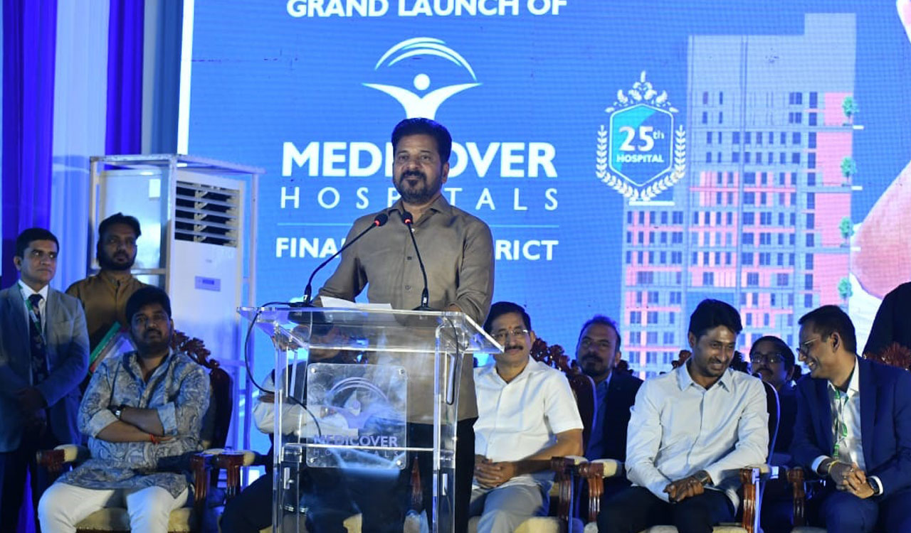 CM urges private, overseas doctors to serve in government hospitals