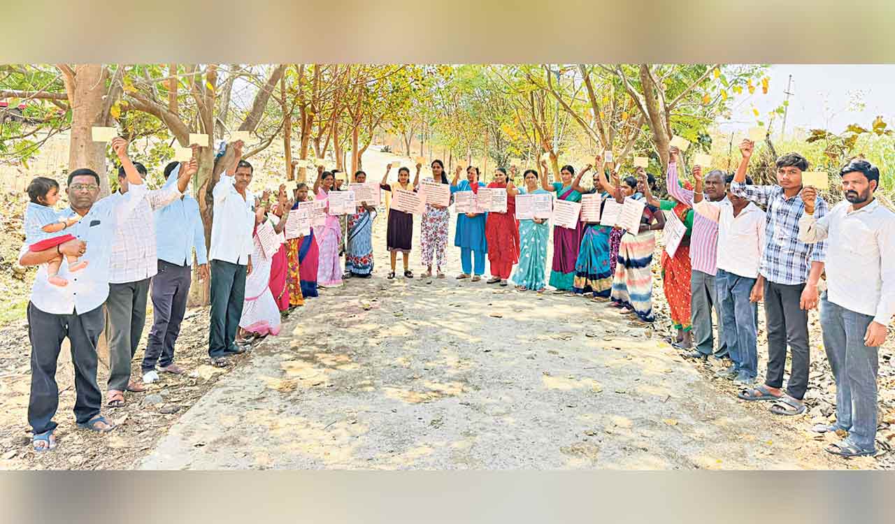 Women write to Sonia, Rahul and Priyanka Gandhi seeking implementation of Congress poll guarantees