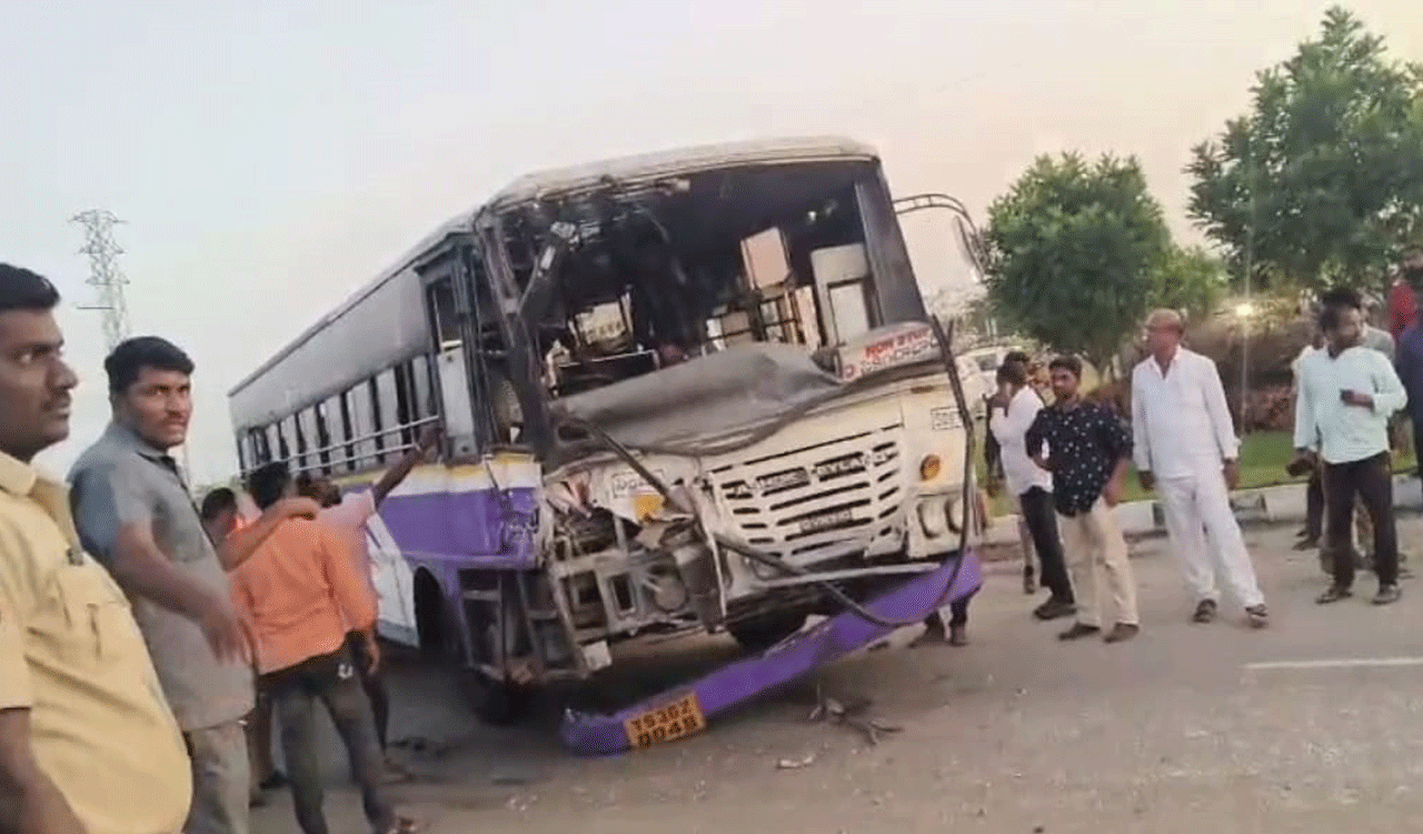 Siddipet: One killed, three injured as RTC bus rams into lorry on Rajiv Rahadari