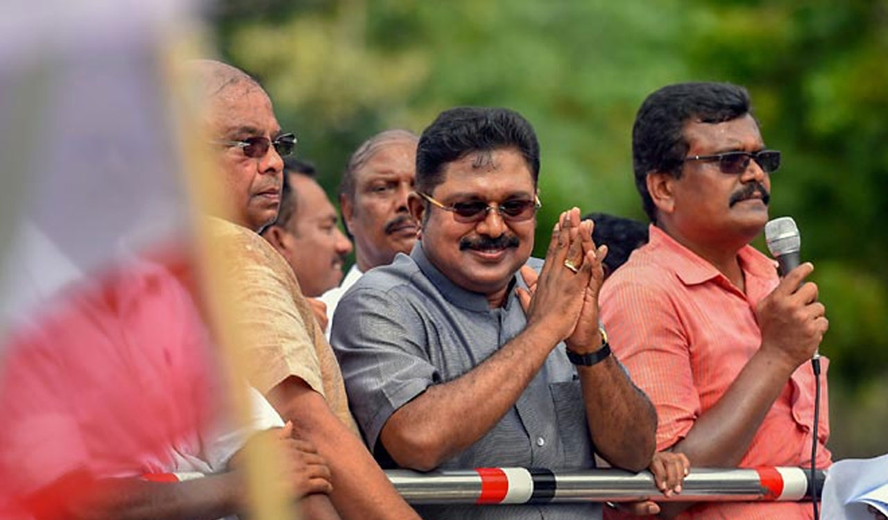 No plan to bring Sasikala into NDA, says Dhinakaran