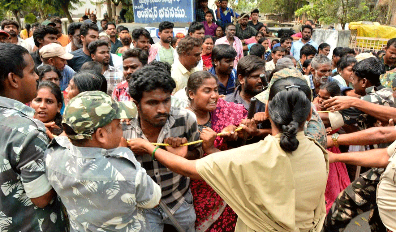 Tension in Khammam as Velugumatla displaced families stage protest in Khammam