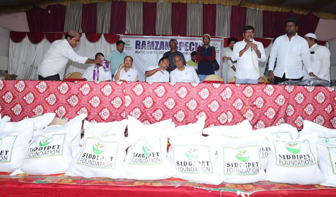 Siddipet Foundation distributes Ramzan kits to poor Muslims