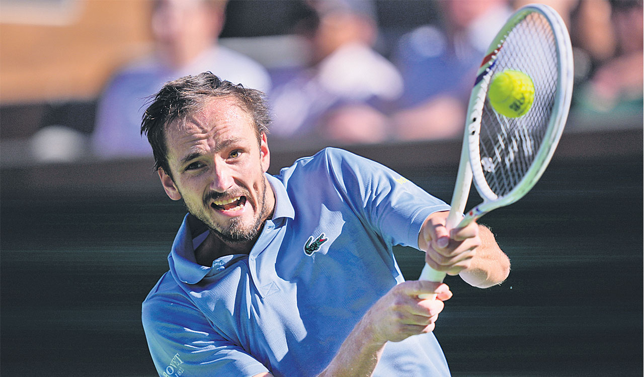 Daniil Medvedev beats Carlos Alcaraz to reach Indian Wells final