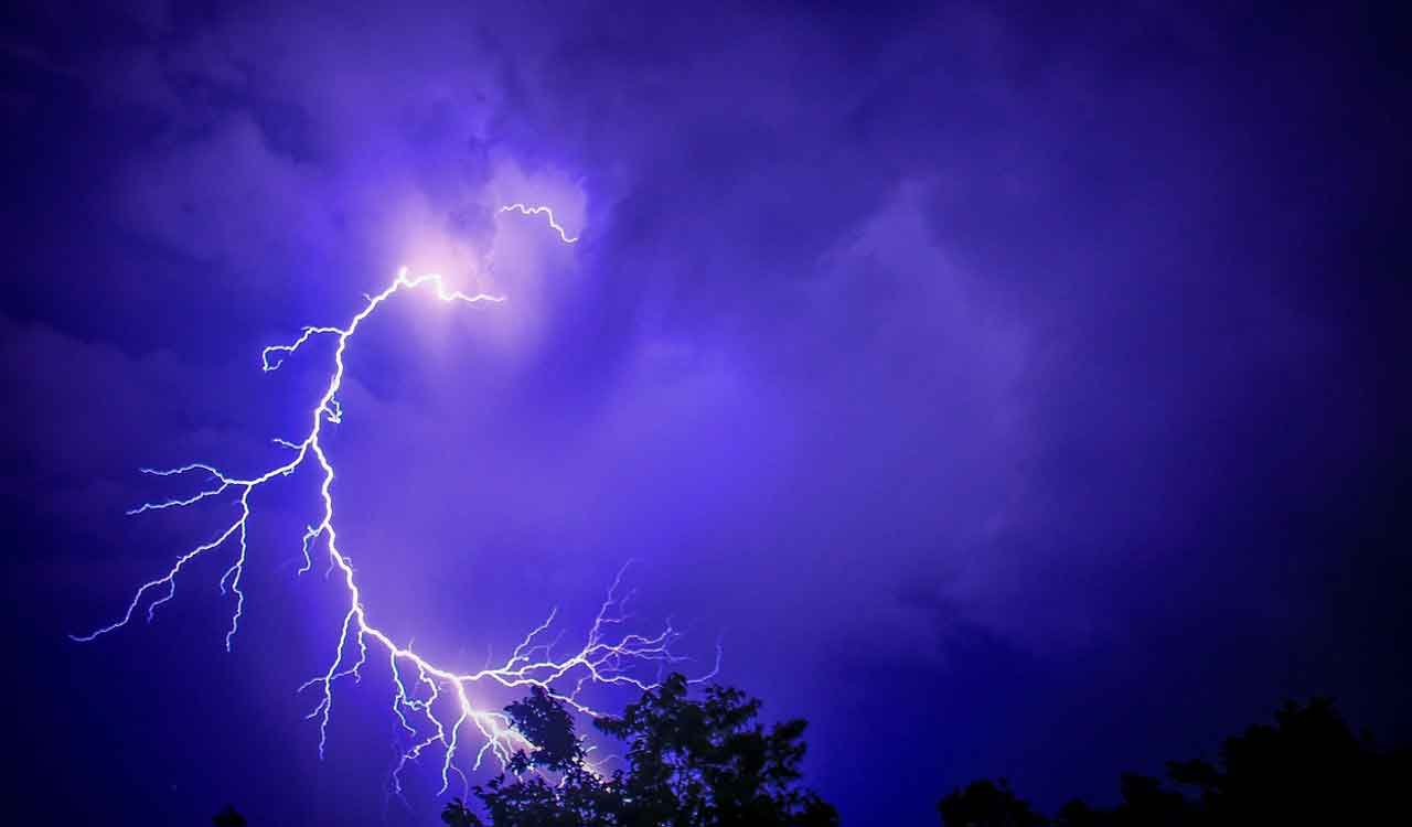 IMD issues orange alert for Telangana, thunderstorms likely