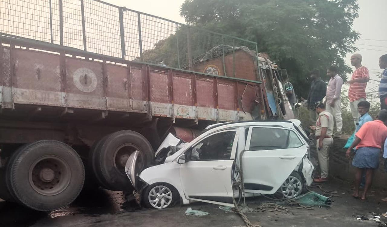 Couple among three killed in road accidents in Khammam