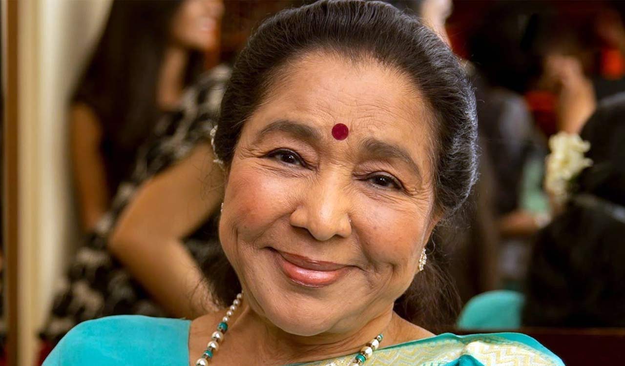 Asha Bhosle remains in critical condition: Sources