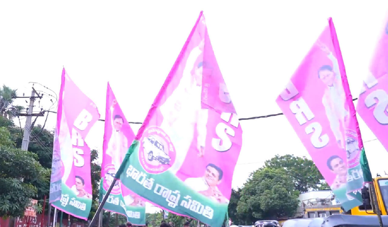 BRS MLAs, MLCs and senior leaders condemn attack on KCR’s camp office in Gajwel