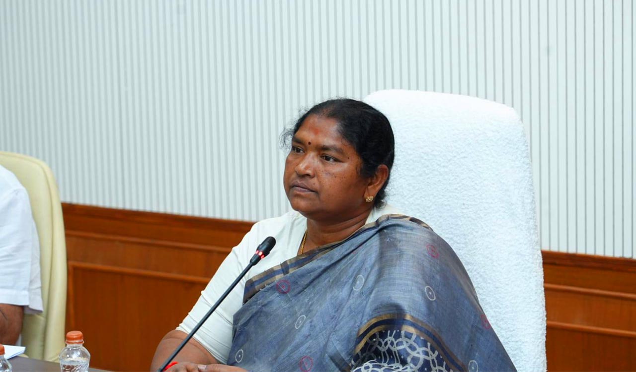 BRS intensifies attack on Seethakka over Anganwadi phone procurement row