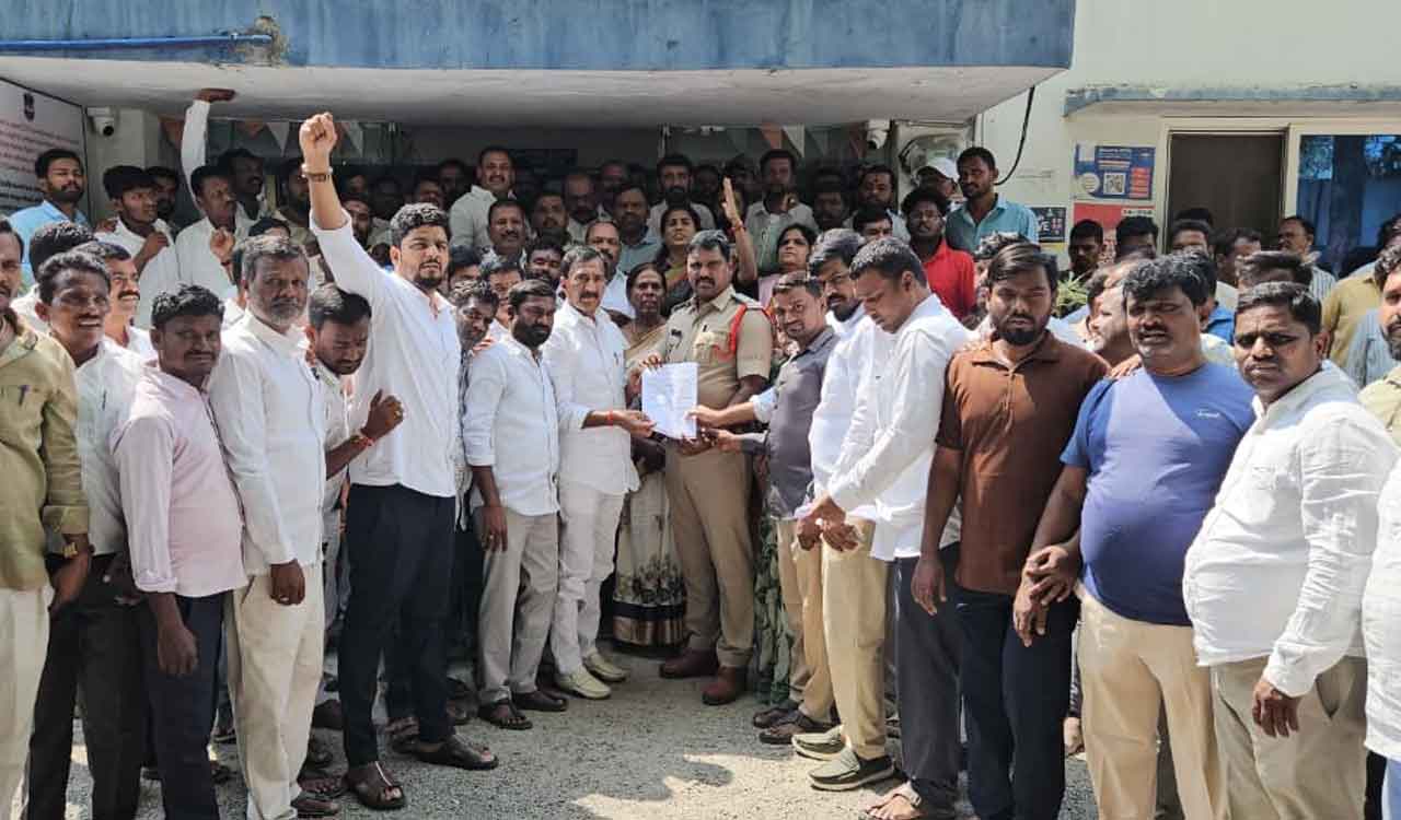Congress workers attack Gajwel MLA camp office; police remain mute spectators