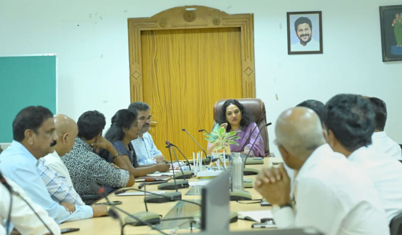 Cyberabad Municipal Commissioner directs builders to follow norms, curb pollution