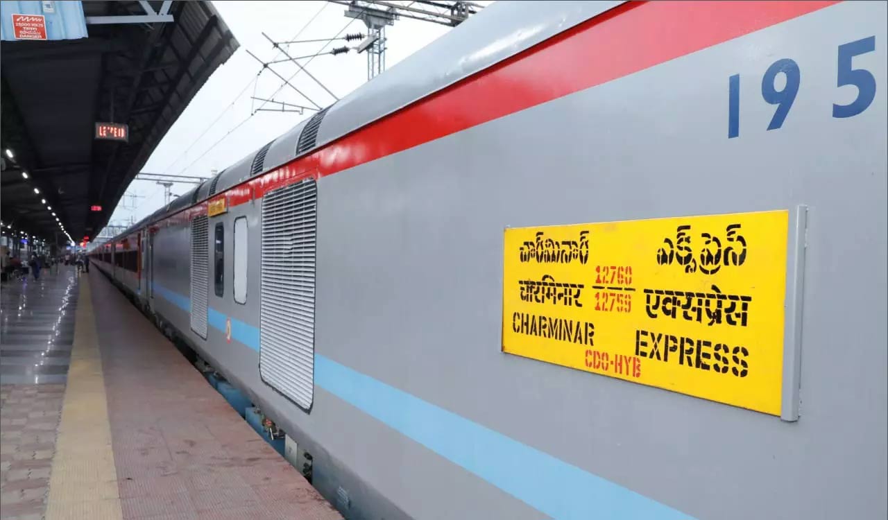 Charminar Express halted in T’gana after smoke emanates from coach, no injuries