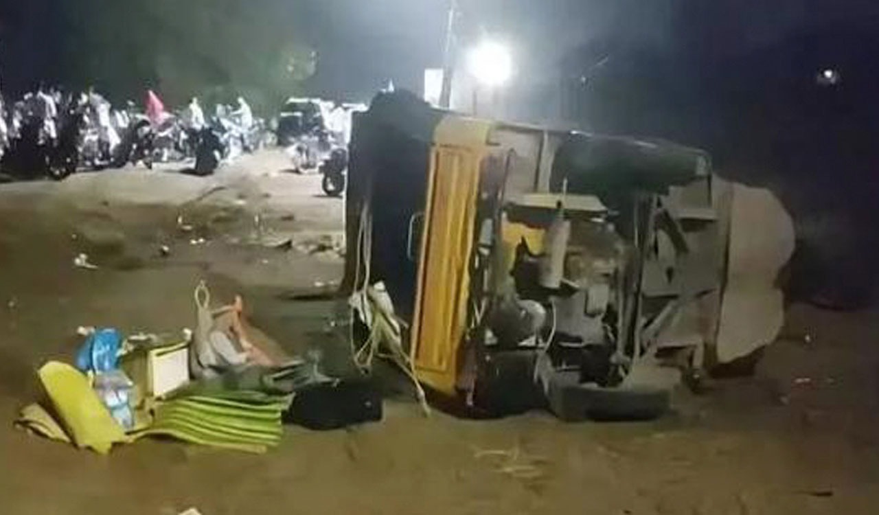 Three youths killed, nine injured in Dharmapuri road accident in Telangana