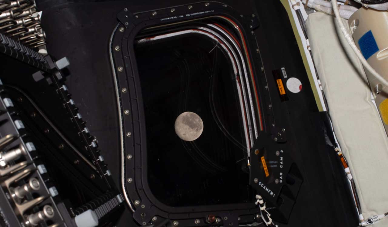 Editorial: Back to the moon and beyond