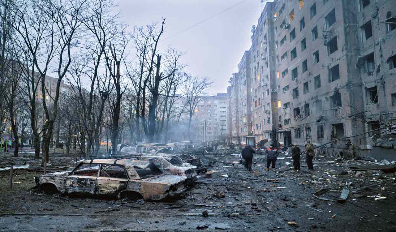 Russian strikes on Ukraine kill 5 people, wound 30 more