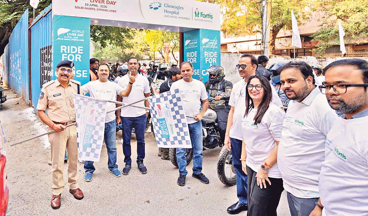 Gleneagles Hospital hosts bike rally for World Liver Day