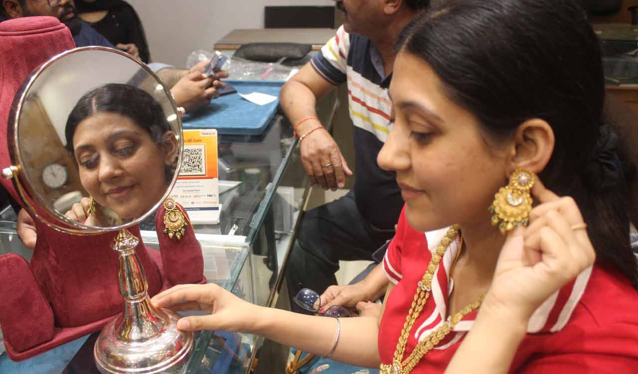 Gold, silver trade on firm note ahead of US Fed decision