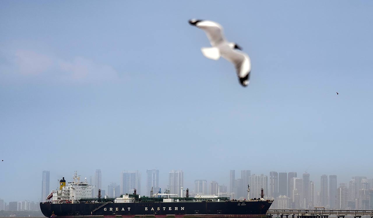 Trump threatens to strike Iran’s infrastructure if Strait of Hormuz isn’t reopened