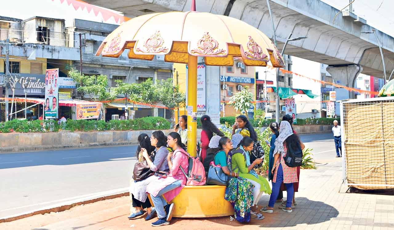 Hyderabad and districts brace for 40 degrees and more, as dry heat continues to persist