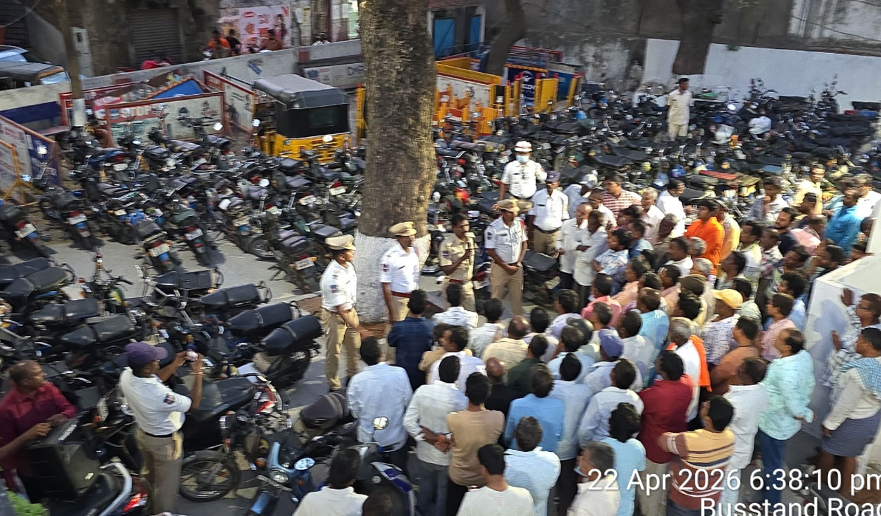 Karimnagar police seize 140 mopeds in licence crackdown