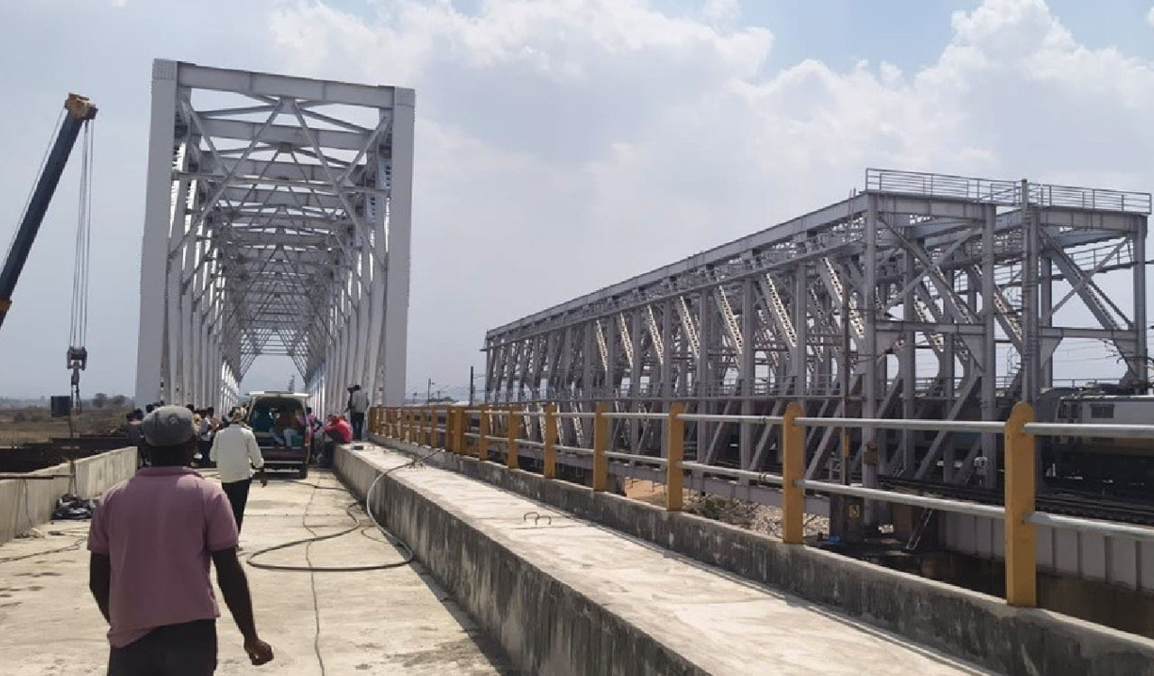 Two workers from West Bengal injured in railway bridge mishap in Asifabad