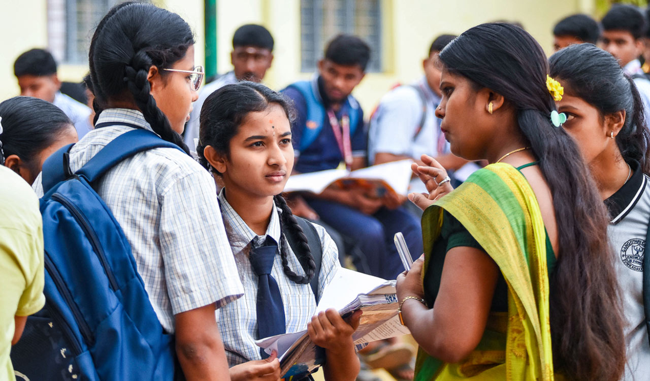 Janeu row spreads to Chikkaballapur, sparks fresh protests in Karnataka