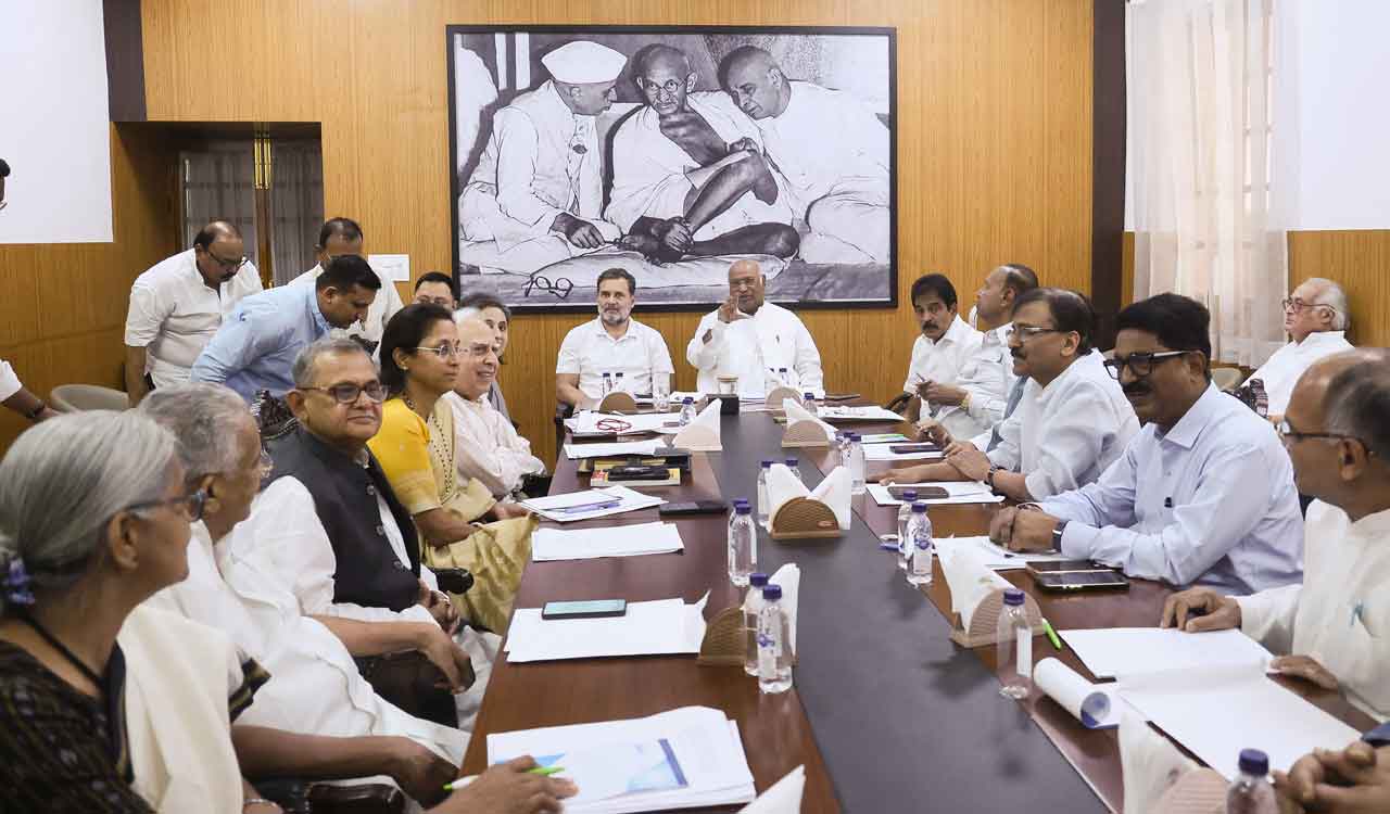 ‘Centre playing tricks’: Kharge says opposition to vote against delimitation, backs women’s quota