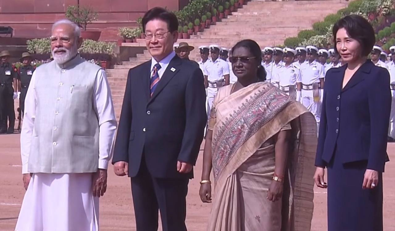 South Korean President Lee Jae Myung accorded ceremonial welcome at Rashtrapati Bhavan