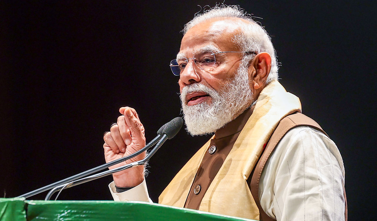 PM Modi writes open letter to Bengal voters, calls for change