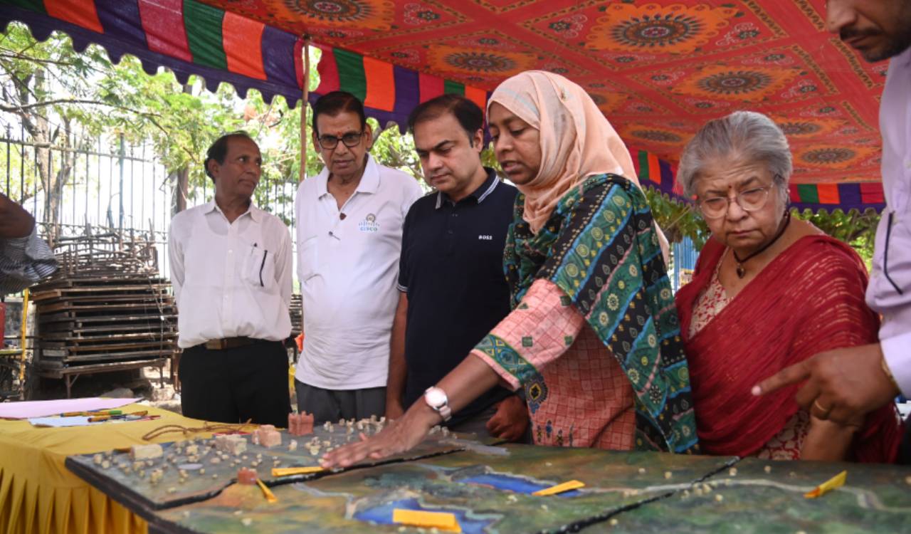 Civil groups stage satyagraha protest against Musi River displacement plan