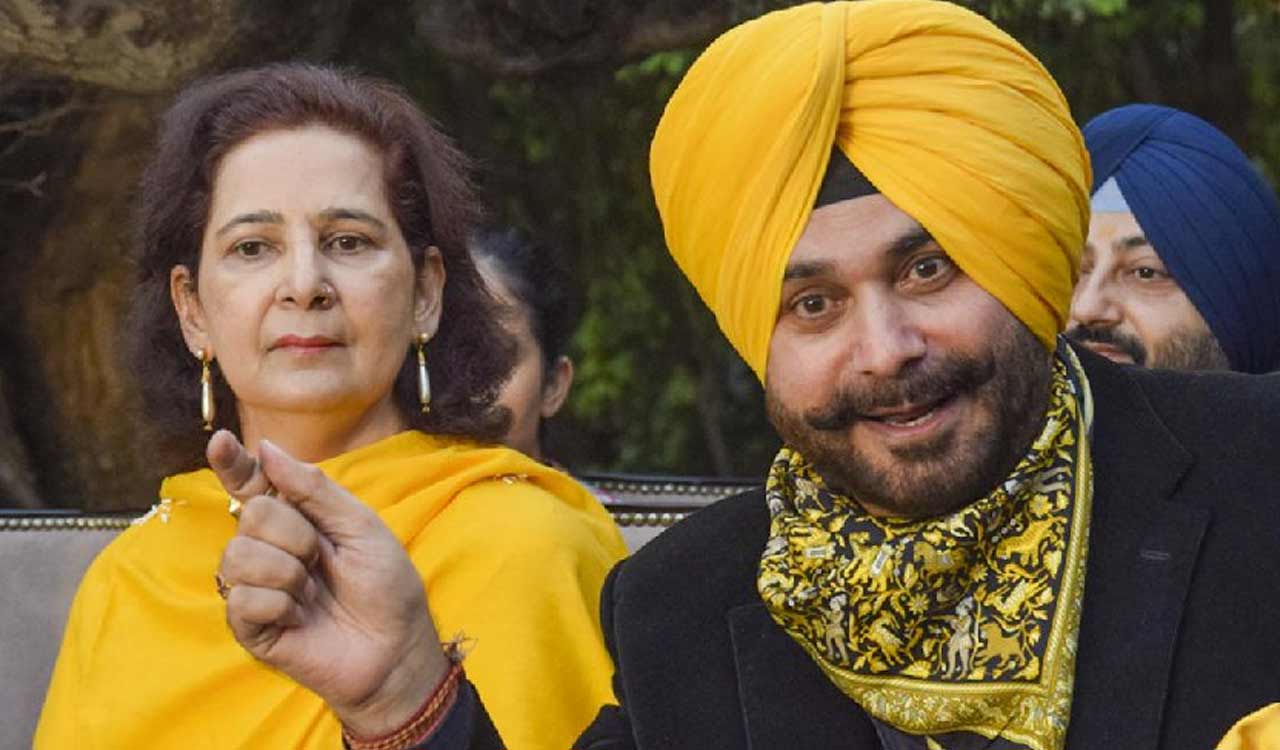 Expelled Punjab Congress leader Navjot Kaur Sidhu launches new political outfit