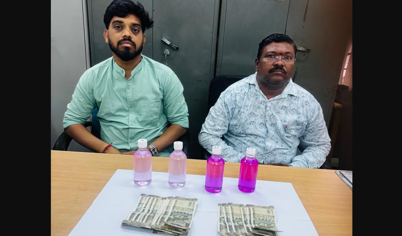 Osmania University clerks caught taking bribe for retirement benefits