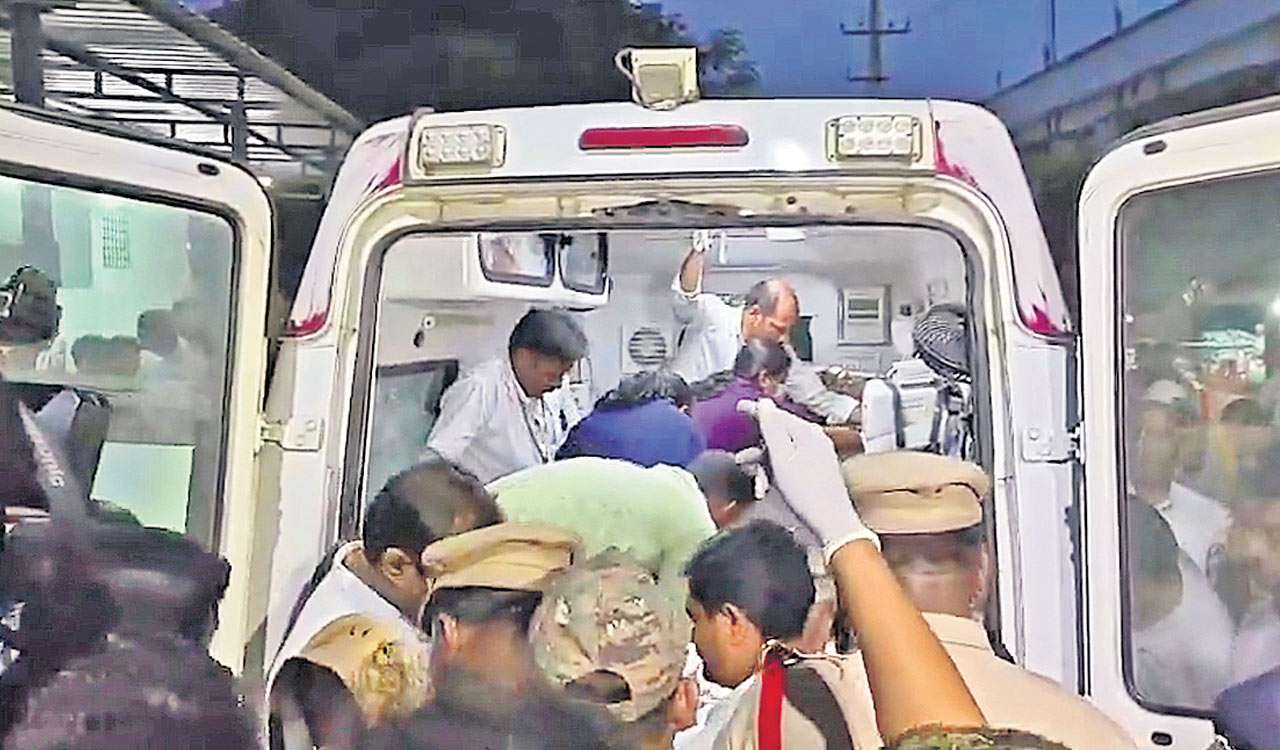 RTC driver suffers 80 percent burns in Warangal suicide bid, shifted to Hyderabad